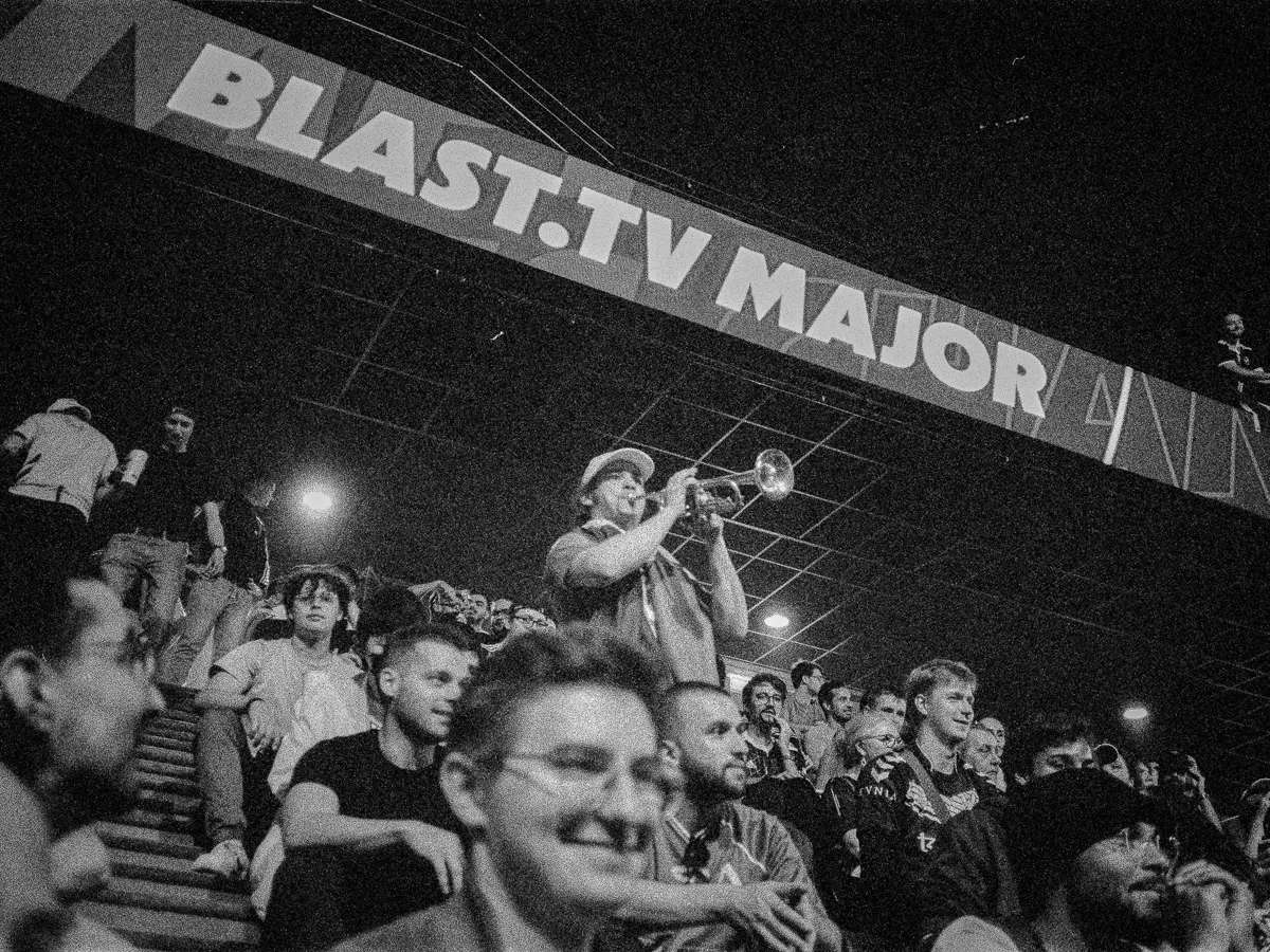 Yanis Deplazes - Candid - 17